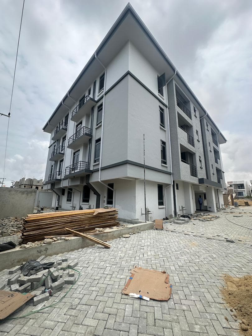 Apple Place, Osapa - 3 Bedroom Apartment - Image 1